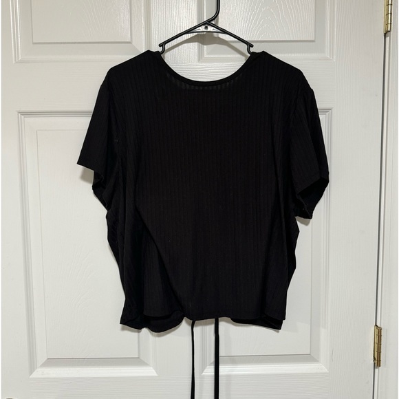 Black Crop Top - Picture 1 of 2